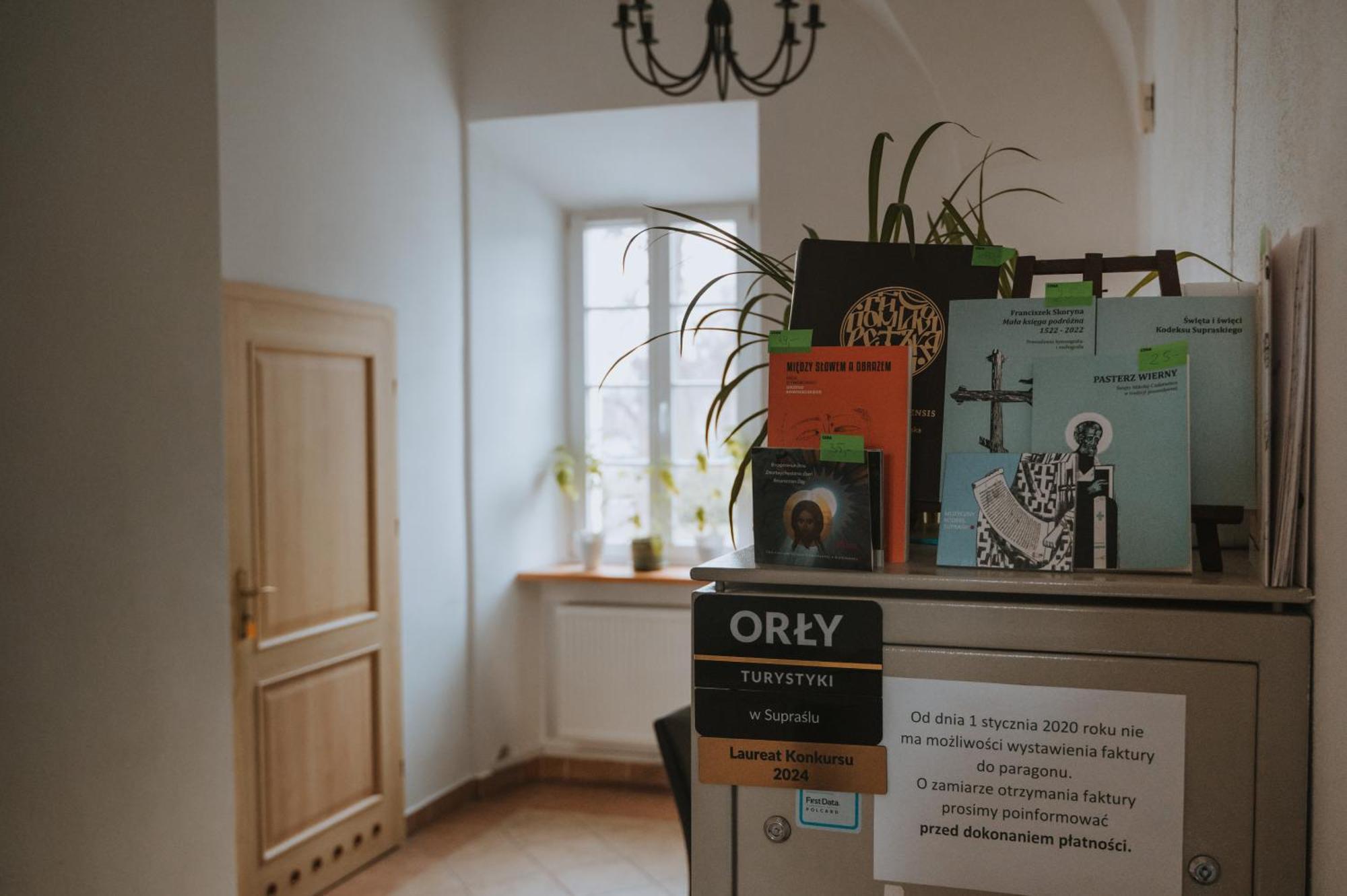 Pokoje Goscinne Domu Pielgrzyma W Supraslu Kültér fotó