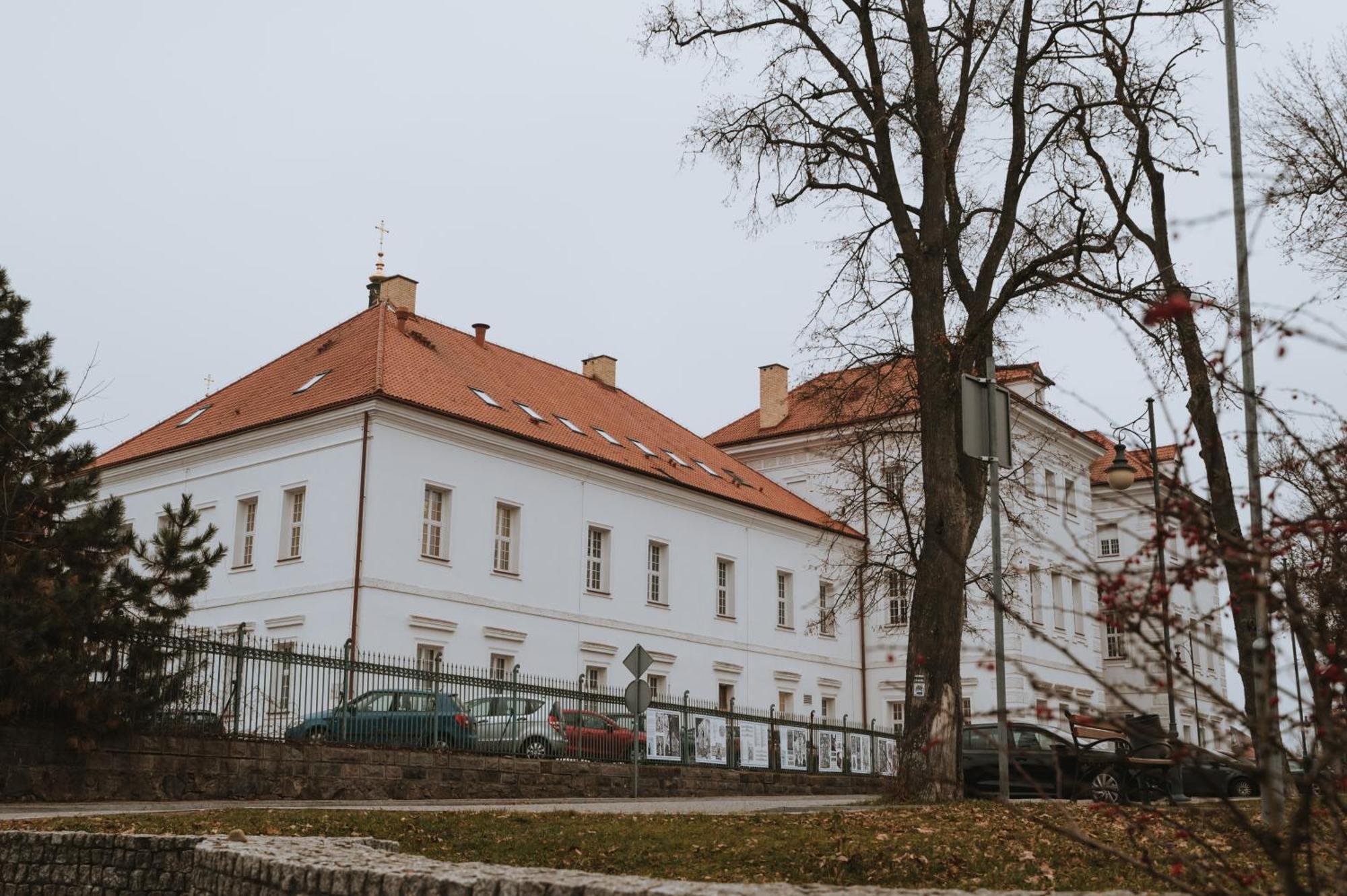 Pokoje Goscinne Domu Pielgrzyma W Supraslu Kültér fotó